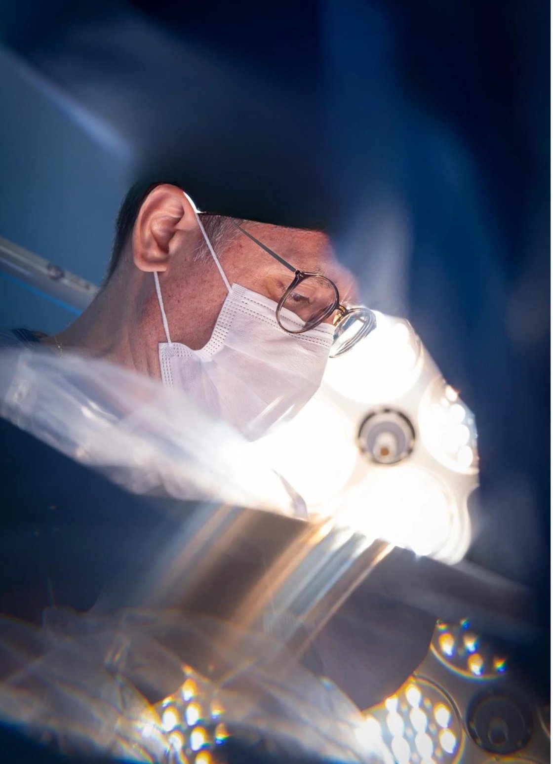 Médico cirurgião vascular em atendimento
